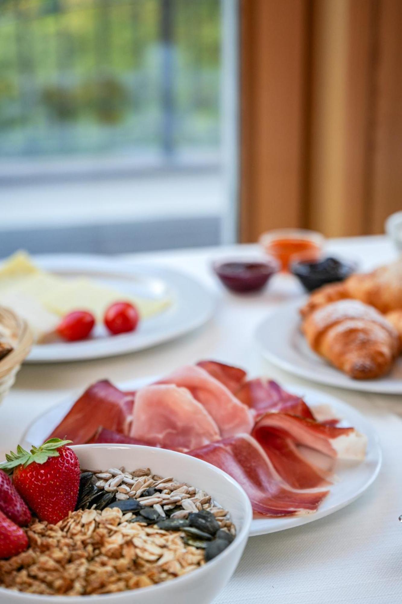 B&B Hotel Mirabel Ortisei Luaran gambar