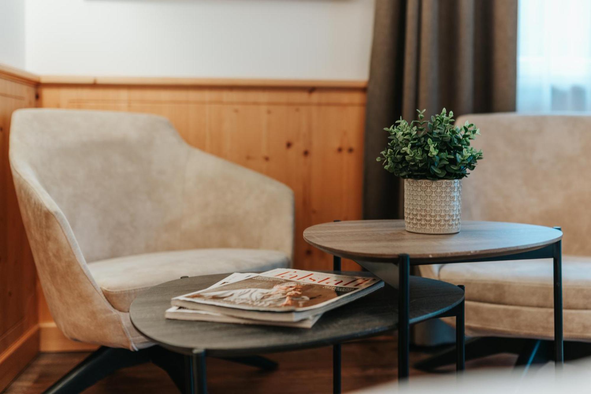 B&B Hotel Mirabel Ortisei Bilik gambar