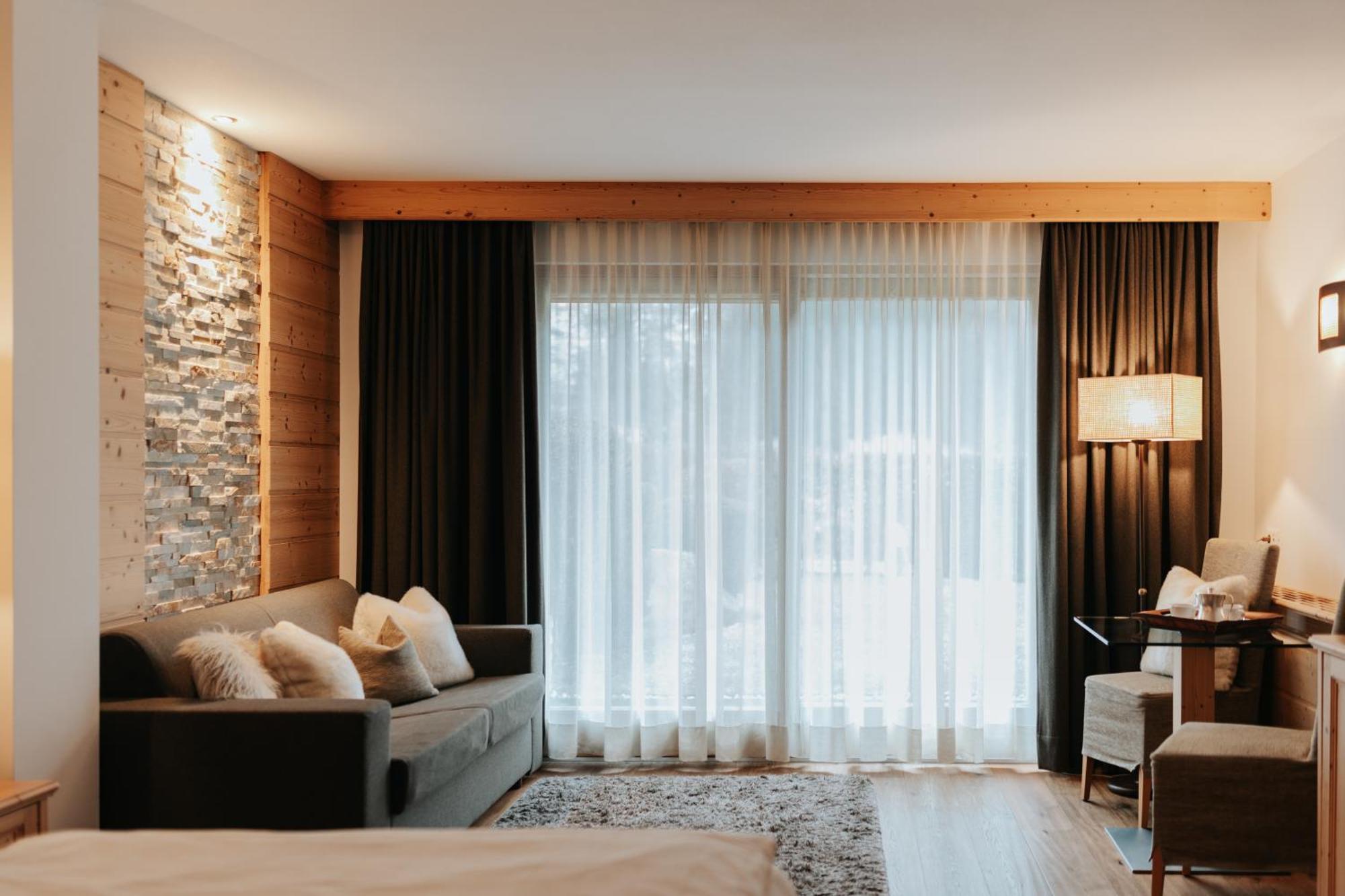 B&B Hotel Mirabel Ortisei Bilik gambar